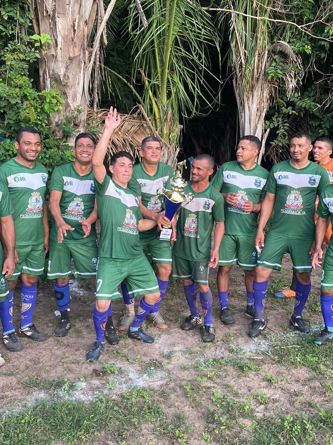 Prefeito João Luiz prestigia mais uma final de campeonato em Monsenhor Gil - Imagem 9