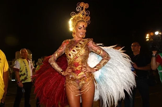 Famosos que já desfilaram no carnaval
