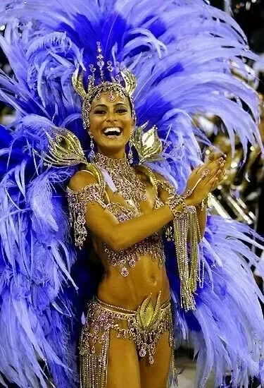 Famosos que já desfilaram no carnaval