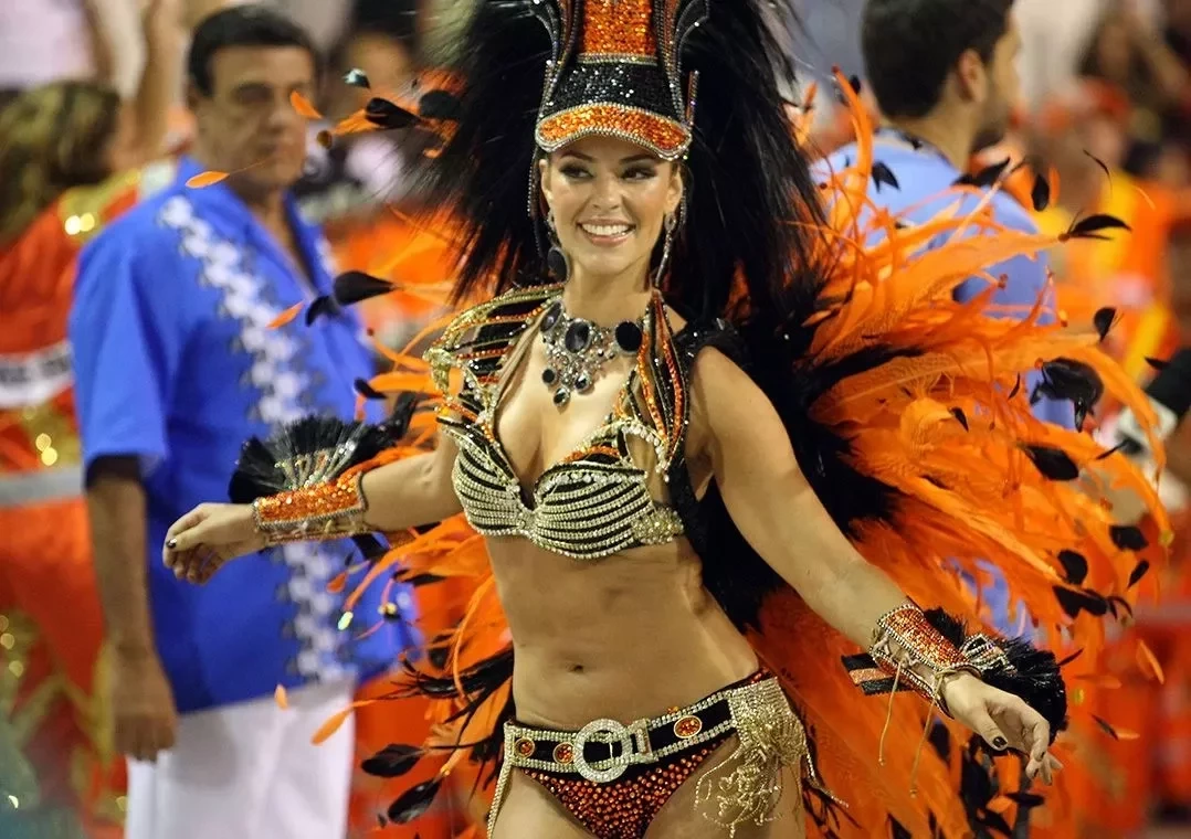 Famosos que já desfilaram no carnaval