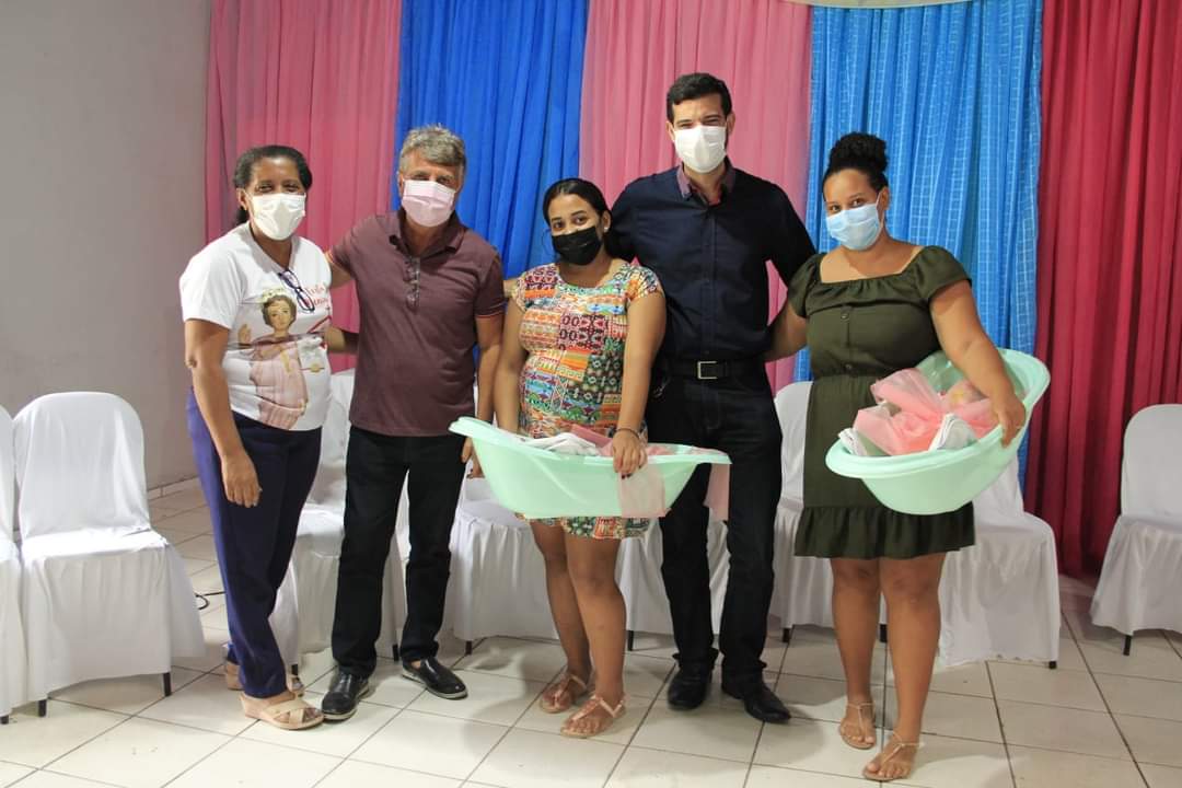 Grávidas recebem enxovais e cestas básicas da prefeitura de Monsenhor Gil - Imagem 3