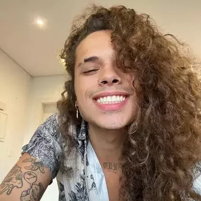 Além de Whindersson Nunes: 13 homens famosos que já usaram cabelo comprido - imagem 78328