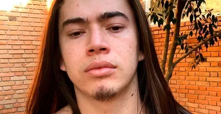 Além de Whindersson Nunes: 13 homens famosos que já usaram cabelo comprido - imagem 78327