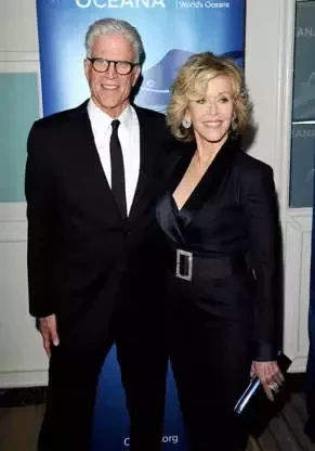 Tem brasileiros! 11 famosos que foram presos por participarem de protestos - imagem 75668