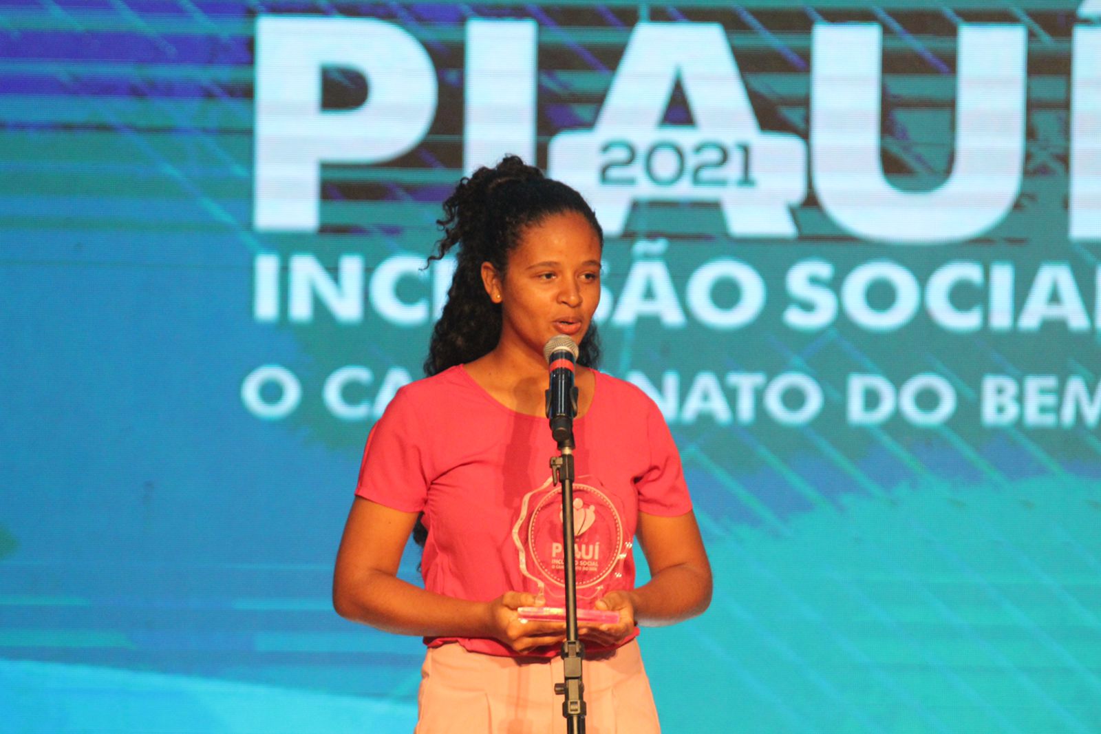 Fraternidade - Amor é a Resposta vence na categoria ONG  (Foto: Raíssa Morais)