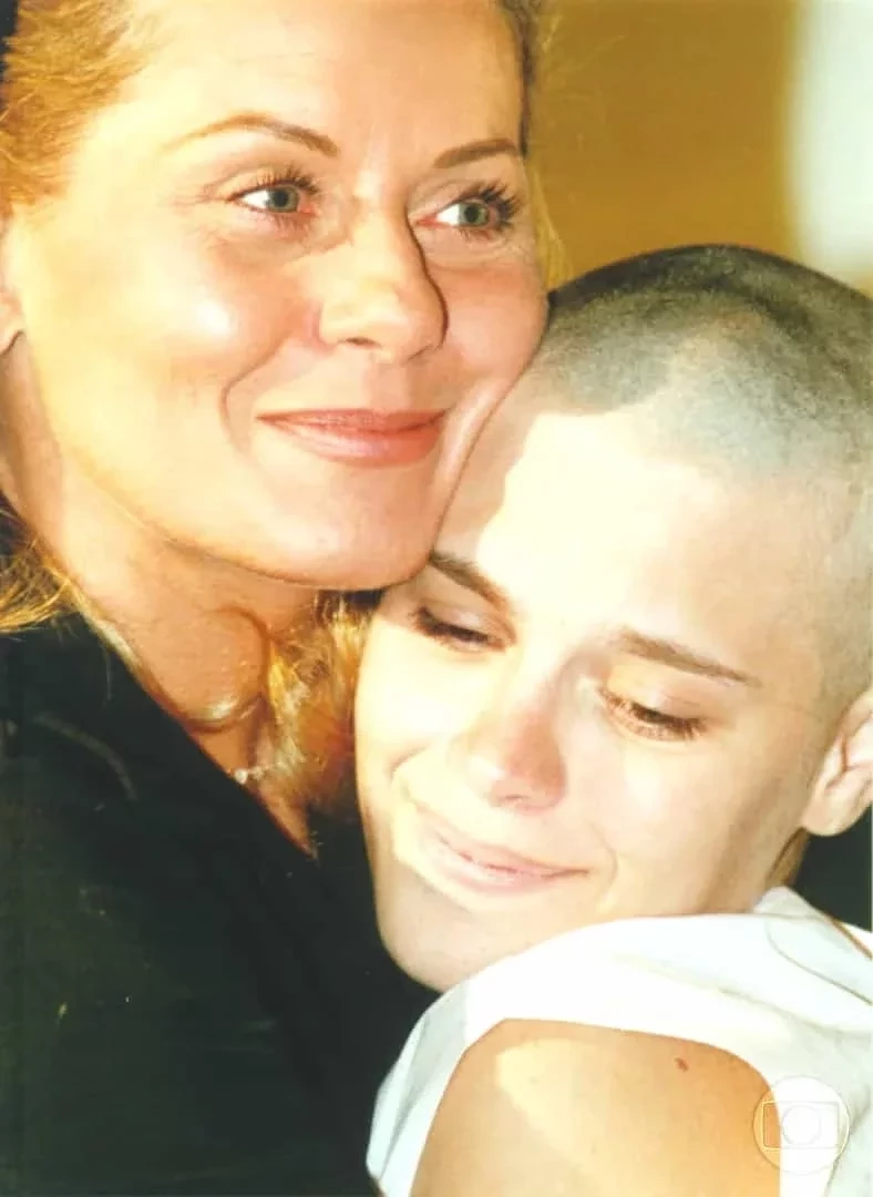 Belas e poderosas! Veja famosas que já rasparam a cabeça e ficaram lindas - imagem 79585