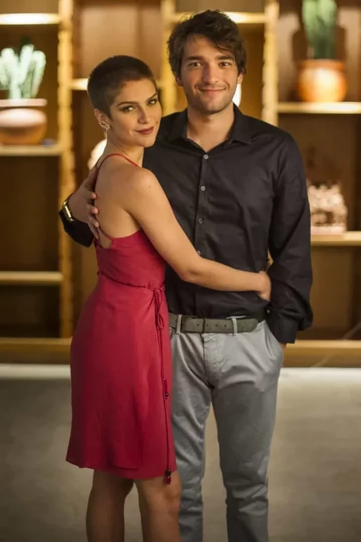 Belas e poderosas! Veja famosas que já rasparam a cabeça e ficaram lindas - imagem 79586