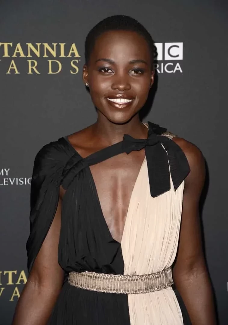 Belas e poderosas! Veja famosas que já rasparam a cabeça e ficaram lindas - imagem 79583