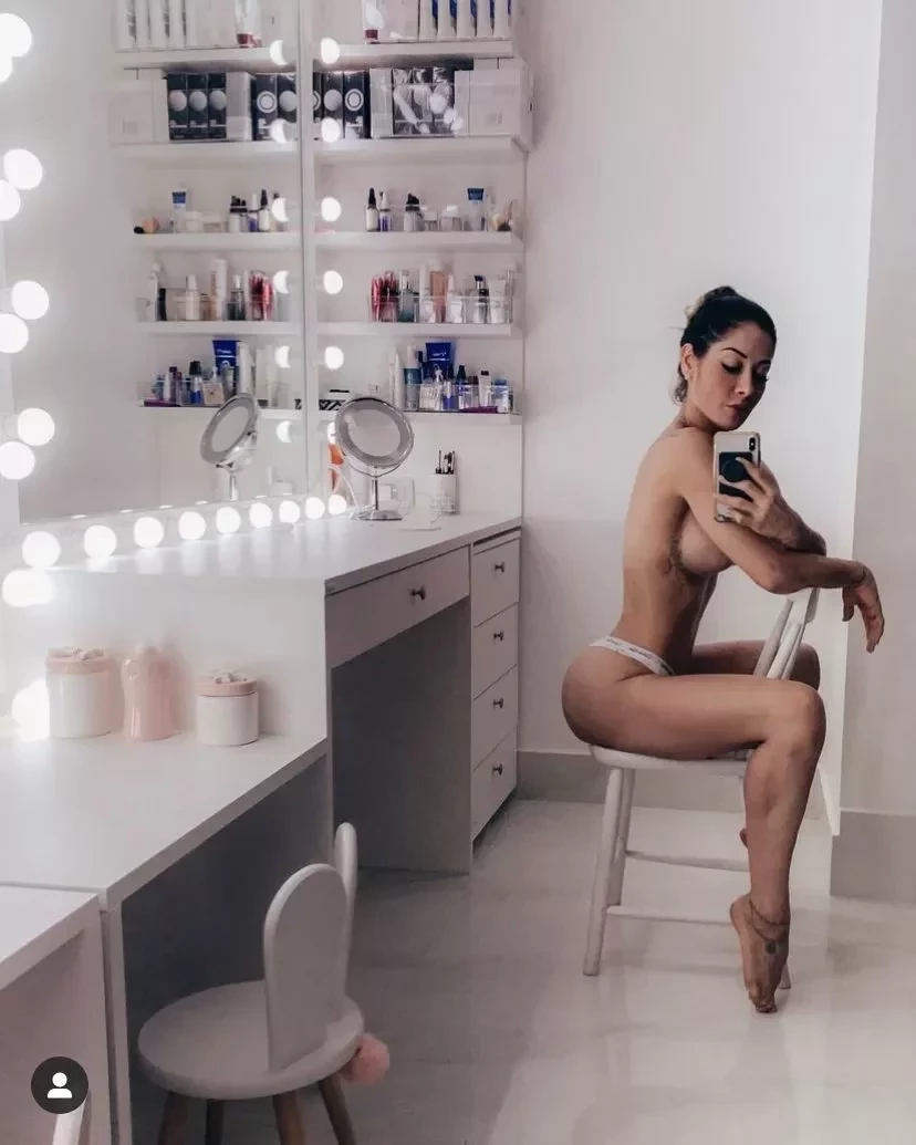 Polêmica e sexy: veja 5 fotos provocantes de Maíra Cardi - imagem 76130