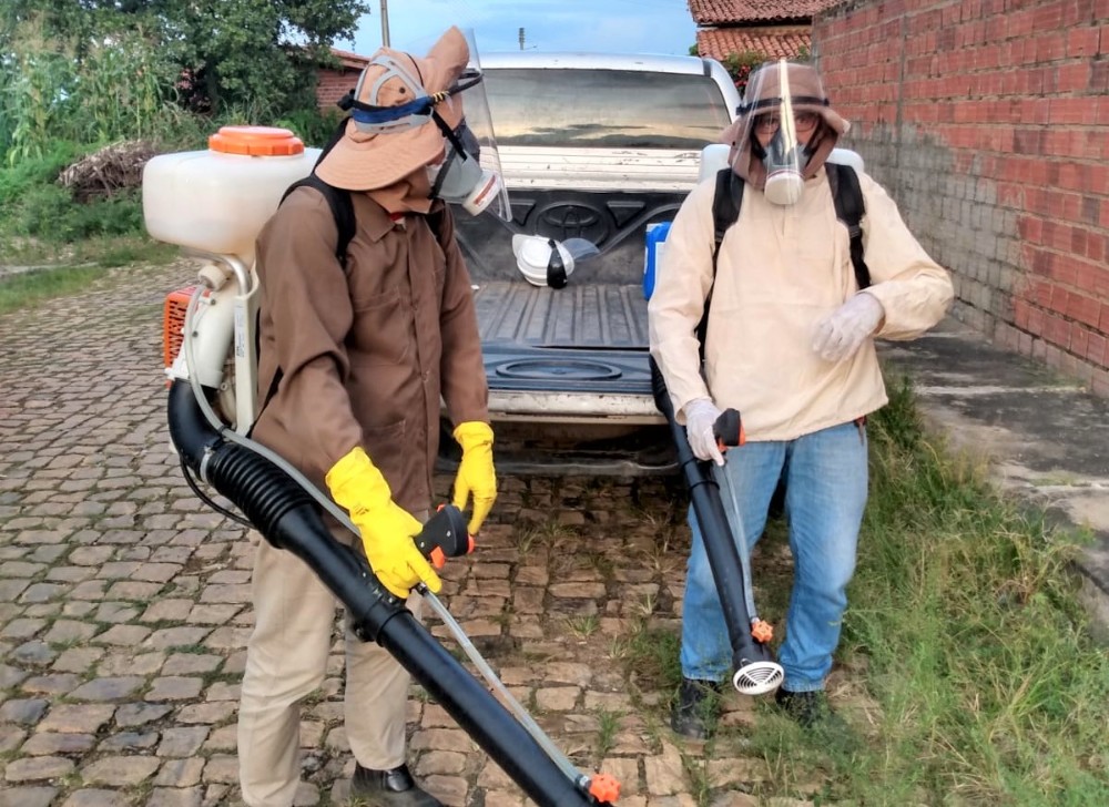 Hugo Napoleão pulveriza pontos onde houve registro de foco de Dengue - Imagem 1