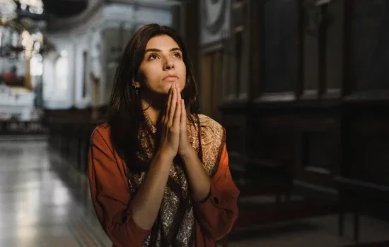 Descubra o poder da sua oração: Veja dez passos para fortalecer sua prece