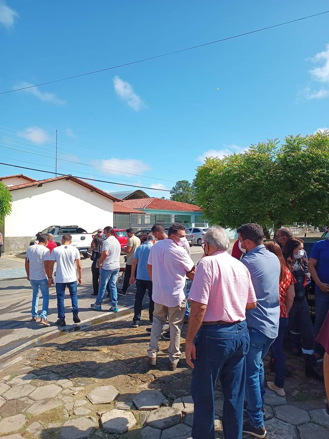 Prefeito João Luiz faz entrega de mais um veículo para o sistema de saúde - Imagem 7