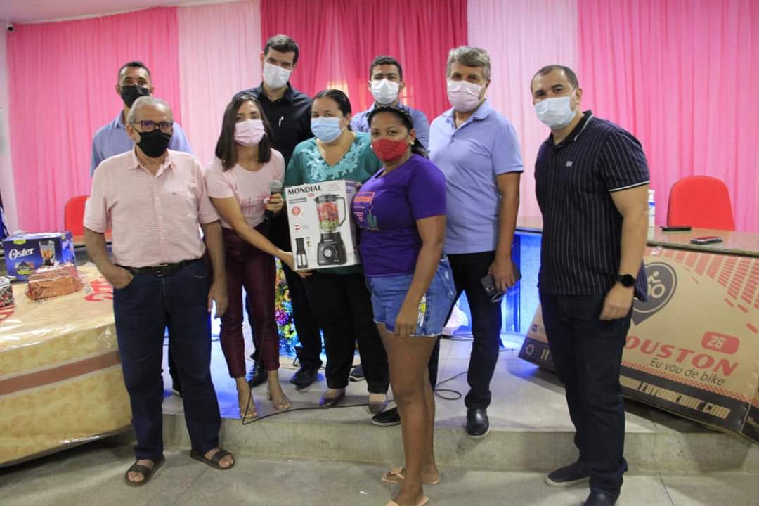 Vereadora Eliane Moura promove festa com festival de prêmios para mulheres - Imagem 23