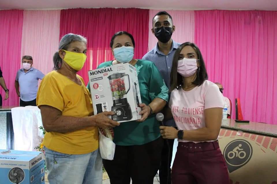 Vereadora Eliane Moura promove festa com festival de prêmios para mulheres - Imagem 13