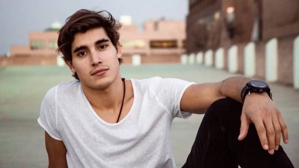 Henry Zaga