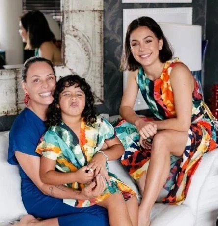 Carolina Ferraz e as filhas | FOTO: Reprodução/Instagram