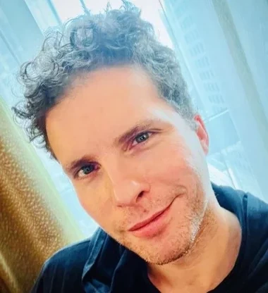 Momentos de tensão! 20 celebridades que já sofreram grandes acidentes - imagem 80907