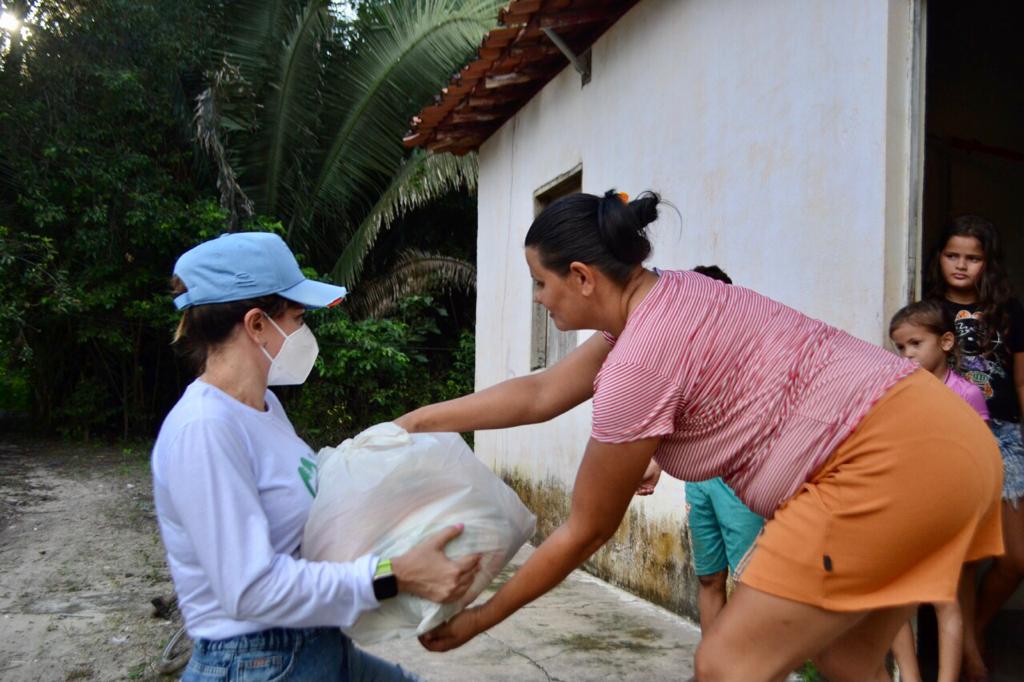 Prefeitura de Esperantina distribui mais de 15 toneladas de alimentos  - Imagem 2