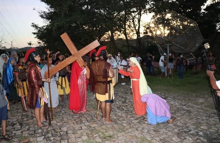 As emoções estão de volta com a Via Sacra de Monsenhor Gil - Imagem 18
