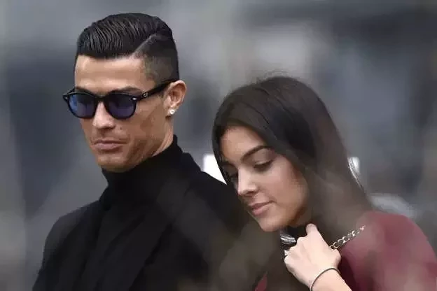 Além de Cristiano Ronaldo: 15 famosos que perderam os filhos tragicamente - imagem 81423