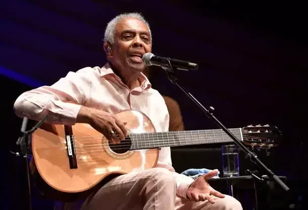 Além de Cristiano Ronaldo: 15 famosos que perderam os filhos tragicamente - imagem 81437