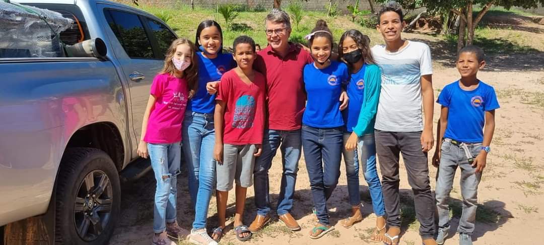 Prefeito João Luiz faz entrega de equipamentos para Escolas - Imagem 2