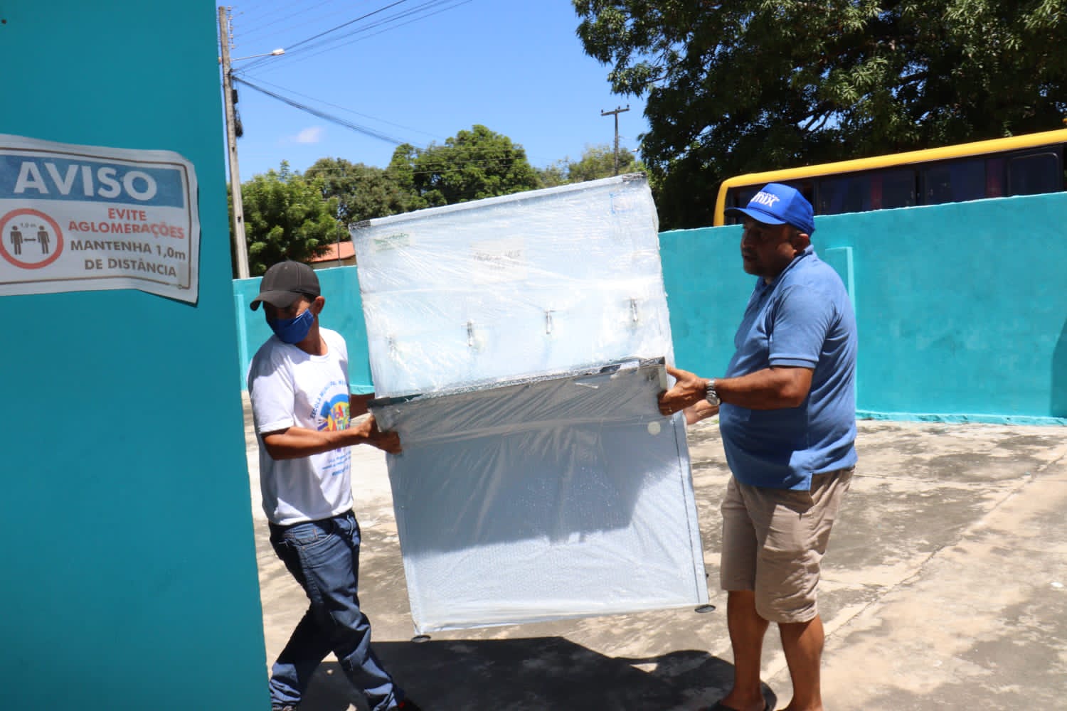 Prefeito João Luiz faz entrega de equipamentos para Escolas - Imagem 7