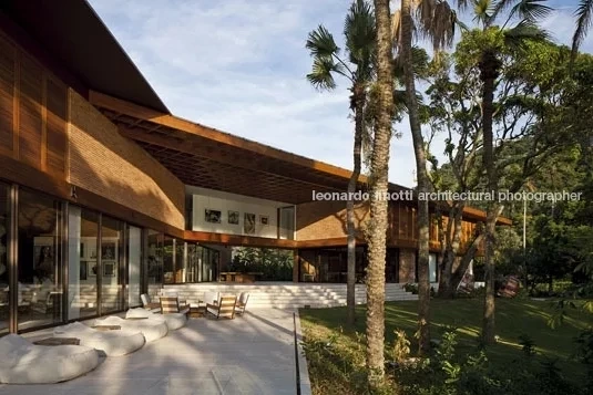 Mansões! Listamos as 10 casas mais caras de famosos brasileiros - imagem 82040