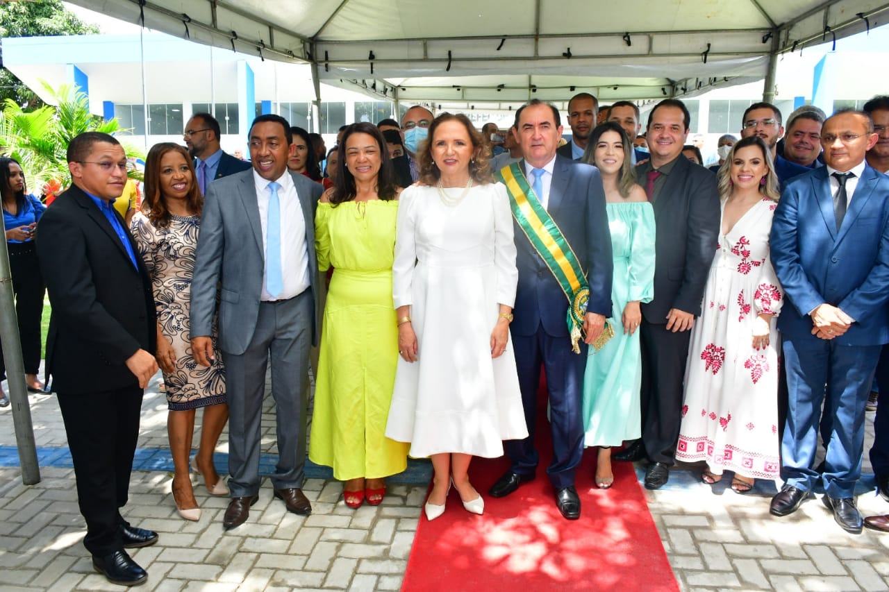 Antônio Reis Neto toma posse como o novo prefeito de Floriano