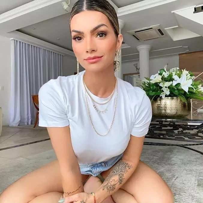 Conheça 7 famosas brasileiras que se casaram adolescentes e você não sabia - imagem 82299