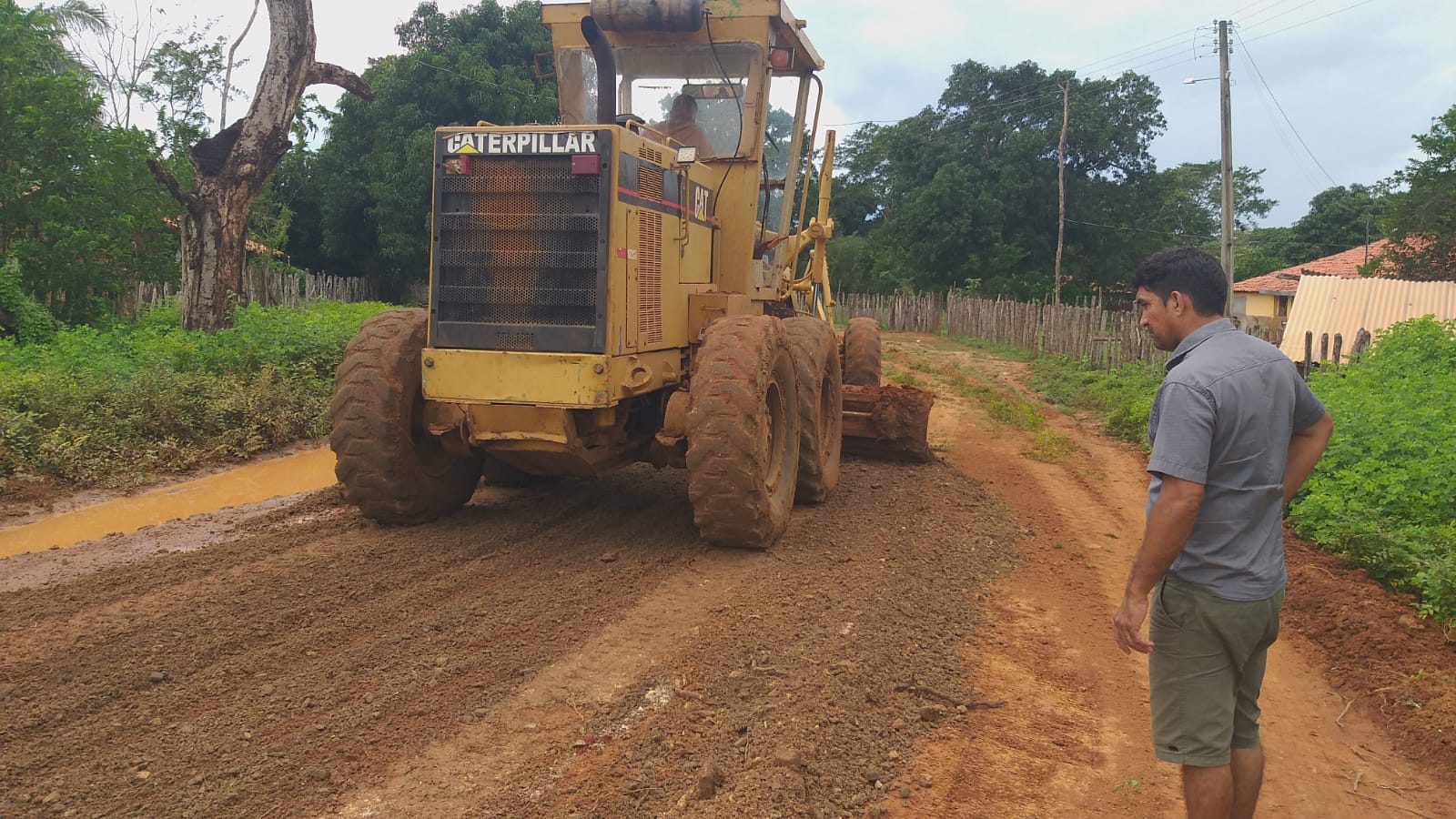 Prefeitura de Esperantina inicia recuperação de estrada vicinal - Imagem 1
