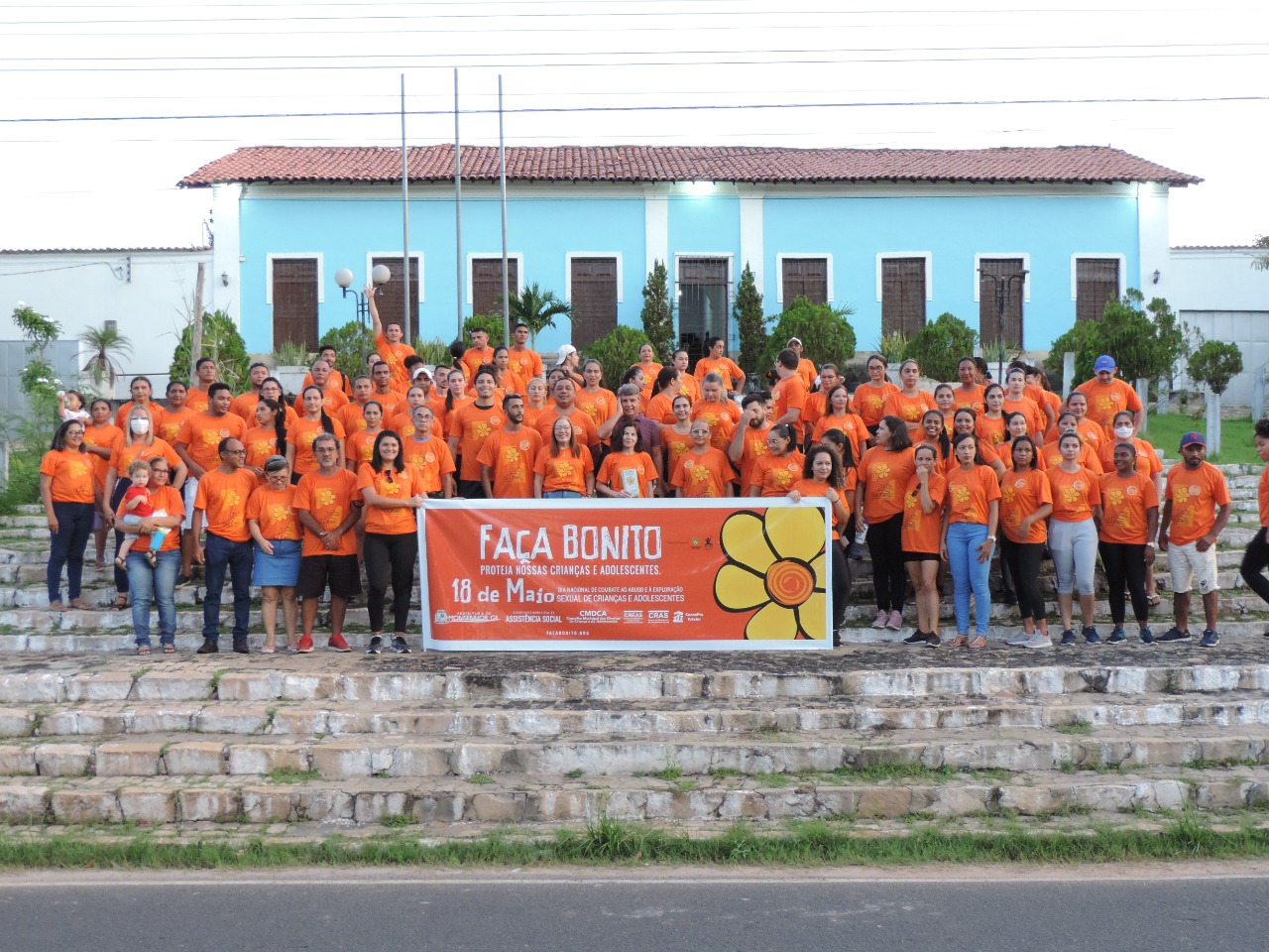 Monsenhor Gil no Dia D da Campanha Faça Bonito