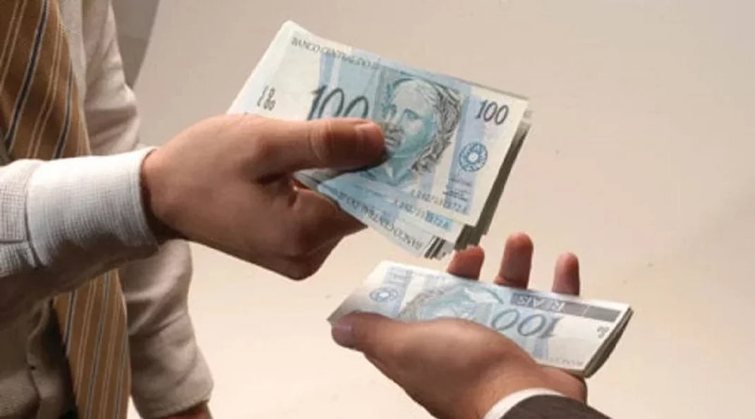 Peixes: gosta de emprestar 