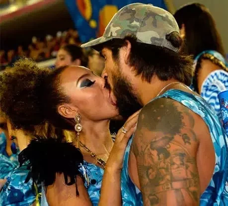 Além de Klebber Toledo! 10 famosos que foram flagrados em beijos quentes - imagem 85003