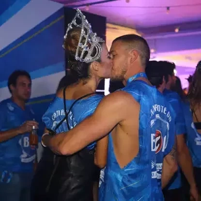 Além de Klebber Toledo! 10 famosos que foram flagrados em beijos quentes - imagem 85002