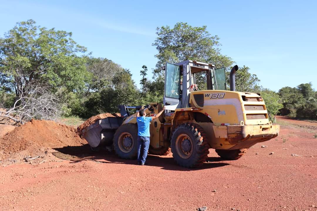 Prefeitura recuperando estradas vicinais em Monsenhor Gil - Imagem 7