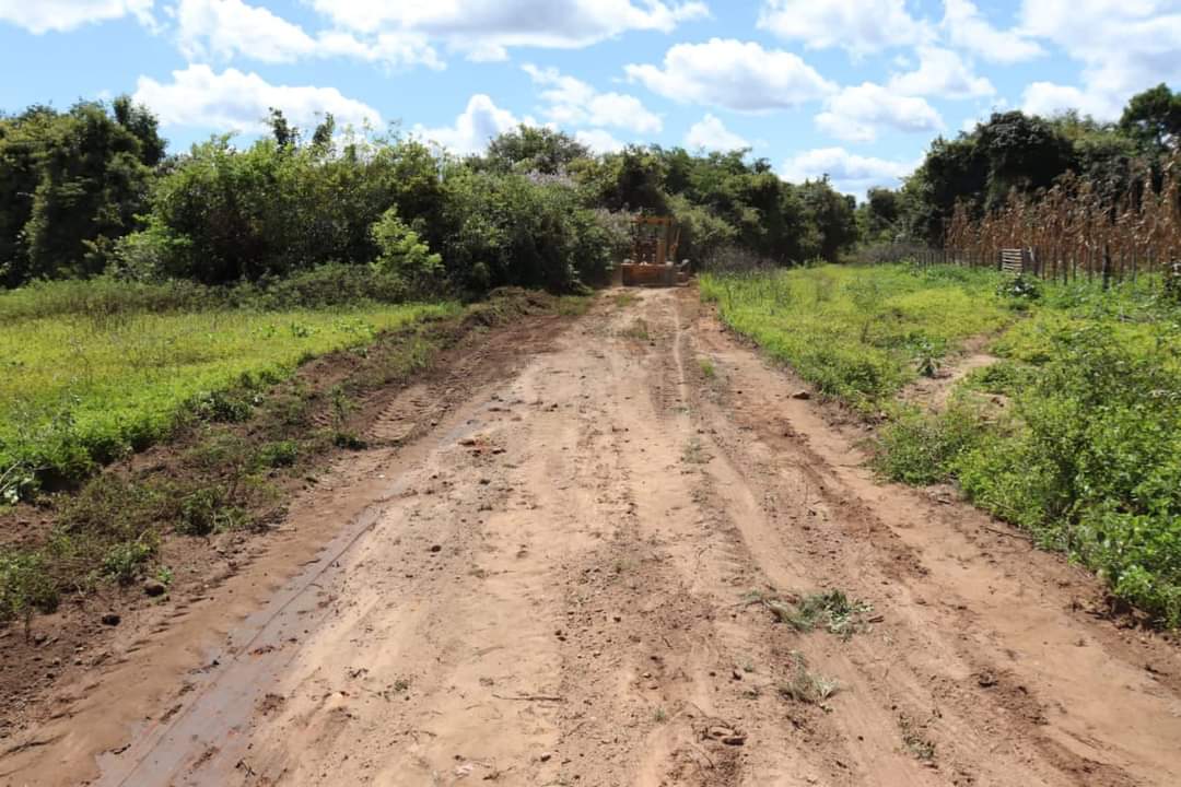 Prefeitura recuperando estradas vicinais em Monsenhor Gil - Imagem 4