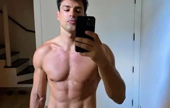 Veja os famosos que não usam desodorante ou não tomam banho diariamente