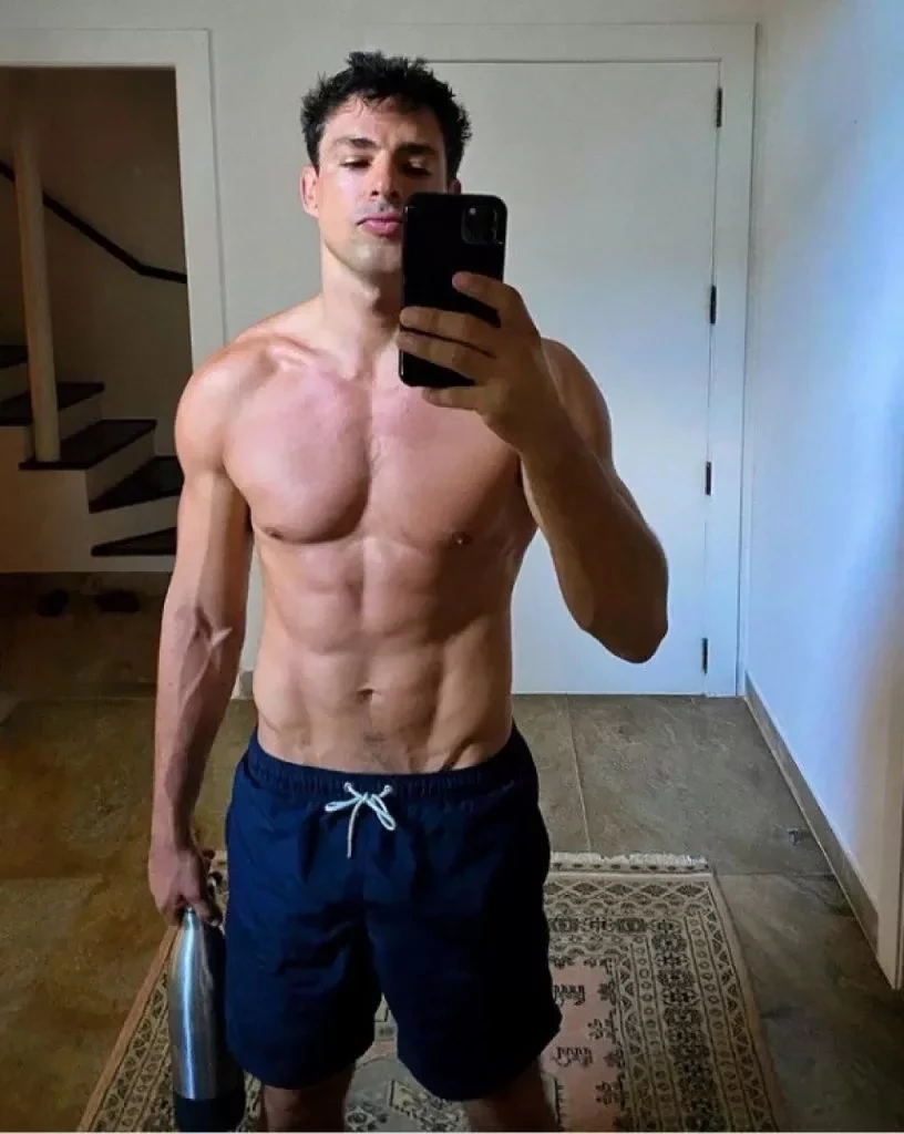 Veja os famosos que não usam desodorante ou não tomam banho diariamente - imagem 85432