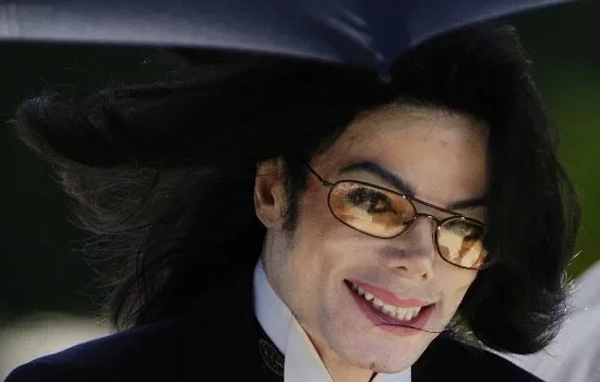 Whitney, Michael Jackson e outras estrelas que morreram falidas 