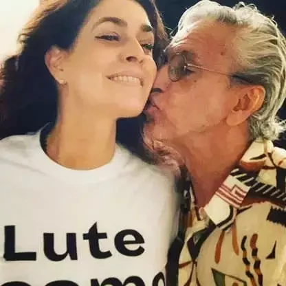 É o amor! Listamos 20 casais para lá de apaixonados do mundo dos famosos - imagem 86721