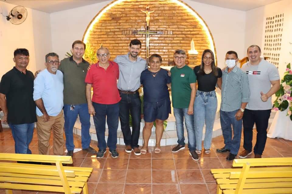 Prefeito e vice de Monsenhor Gil participam de encerramento de festejos