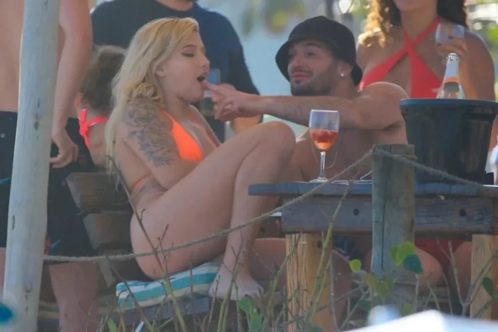 Jovem de 19 anos! Saiba quem é a loira que surgiu beijando Diego Hypolito - imagem 88621