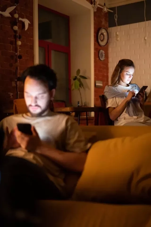 Afinal de contas, curtir fotos no Instagram pode ser considerado traição? - imagem 89566