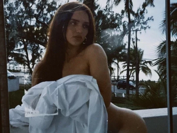 Rafa Kalimann posa nua em sacada de hotel: “Sou muito mais minha”; fotos!