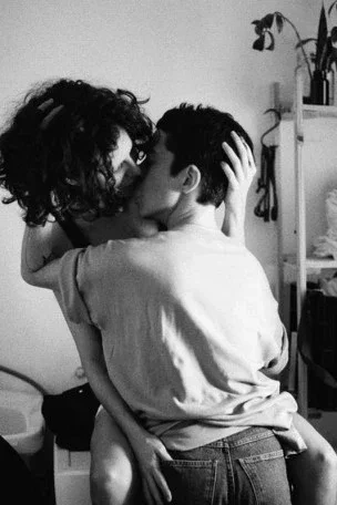 Filha de Débora Bloch e namorado trans surgem em clima quente; fotos! - imagem 85853