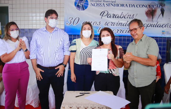 Maninha assina ordem de serviço para reforma do HMNSC em Luis Correia 