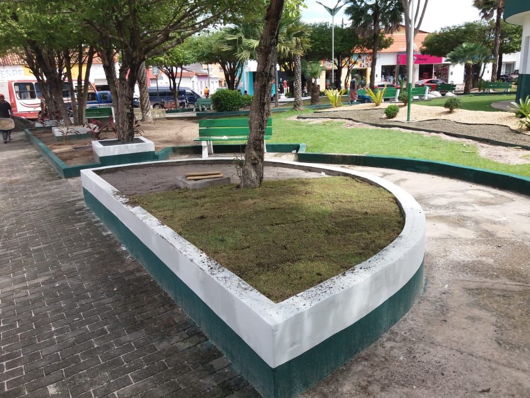 Prefeitura de Esperantina está revitalizando a praça da Biblioteca - Imagem 3