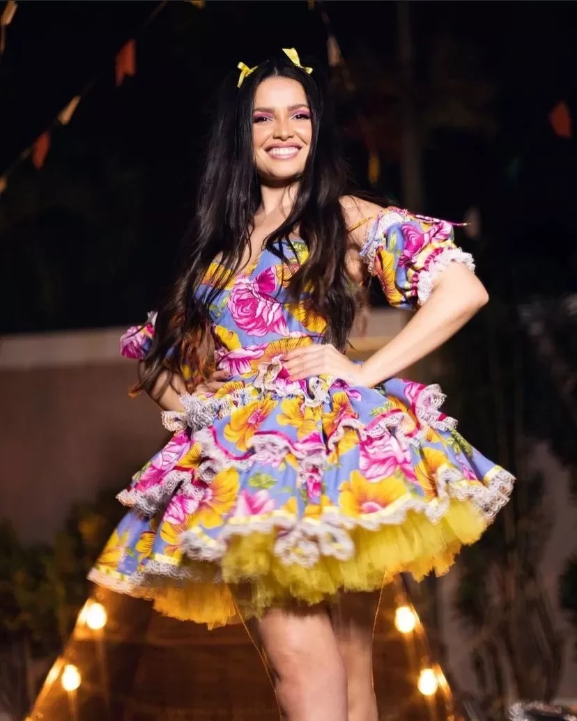 Veja os looks caipiras das famosas na festa junina da Anitta e se inspire  - imagem 86415