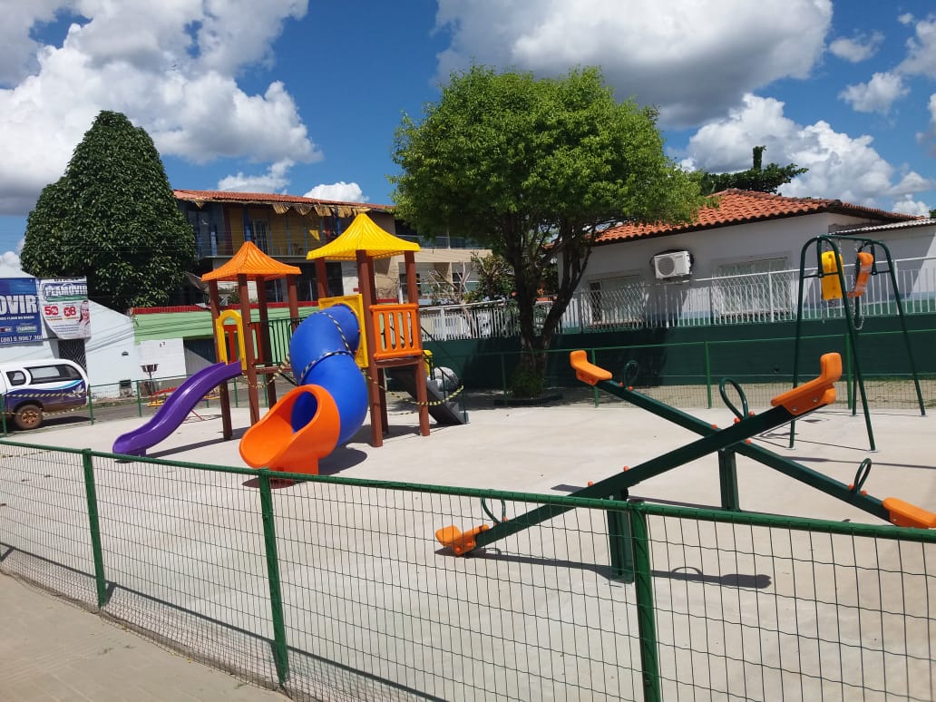 Esperantina ganha a primeira brinquedopraça do estado do Piauí. - Imagem 1